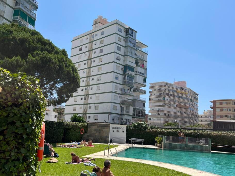 Apartamento Ginebra Torre Del Mar Zewnętrze zdjęcie